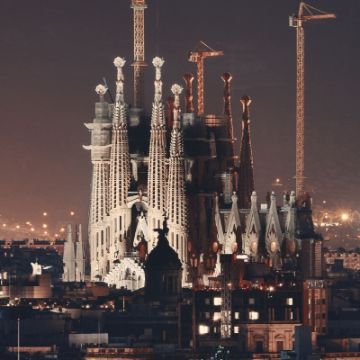 La Sagrada Familia. History of an iconic church